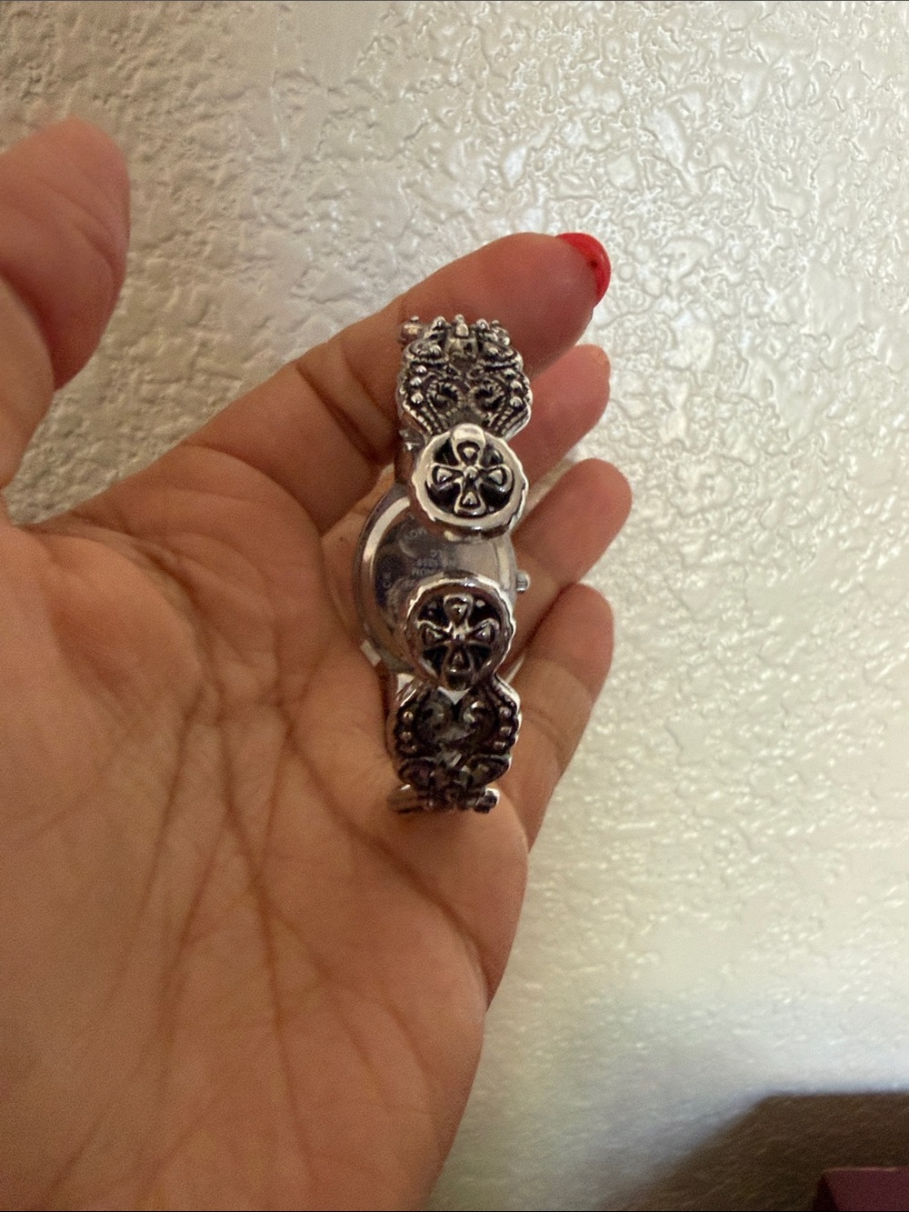 Geneva Silver-Tone Ornate Oval Bracelet Watch with White Dial - Picture 4 of 8